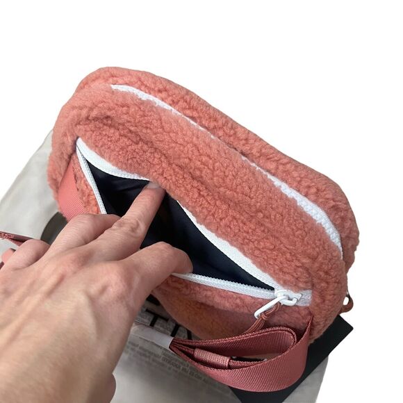 Zyia Warm Rose Cozette Crossbody Bag Sherpa Fleece Pink Belt Bag - Picture 4 of 8